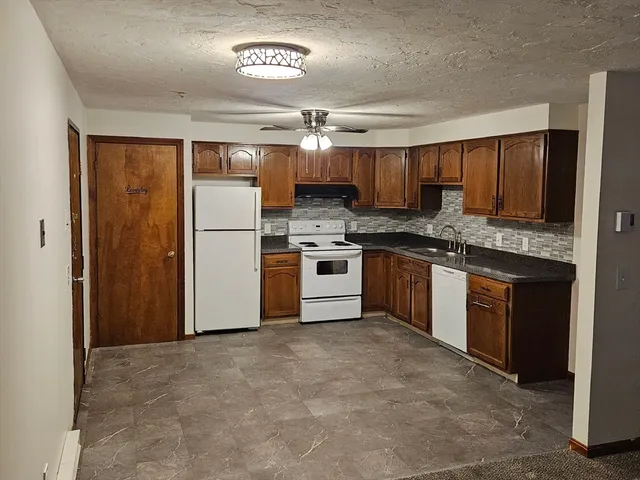 $1,800 | 15 Houghton Street, Unit 7A, Worcester, MA 01604