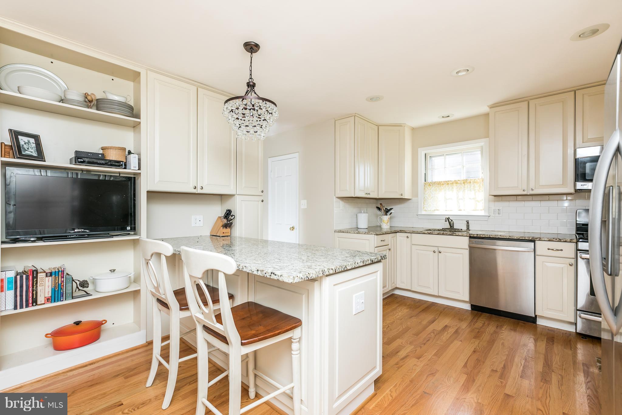 334 Paddington Road Baltimore, MD 21212 - Photo 1 of 40