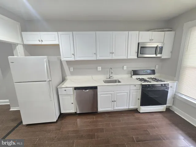 $1,600 | 402 North Curley Street, Baltimore, MD 21224