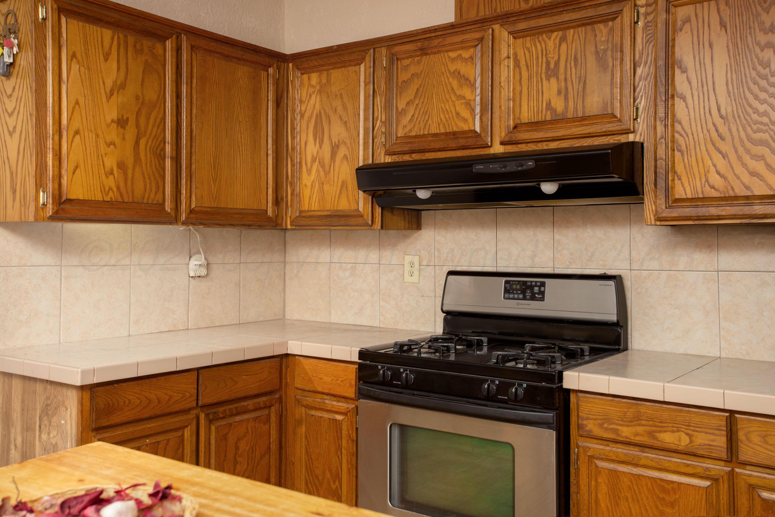 1500 2 Deer Trail Amarillo, TX 79124 - Photo 12 of 52 Kitchen