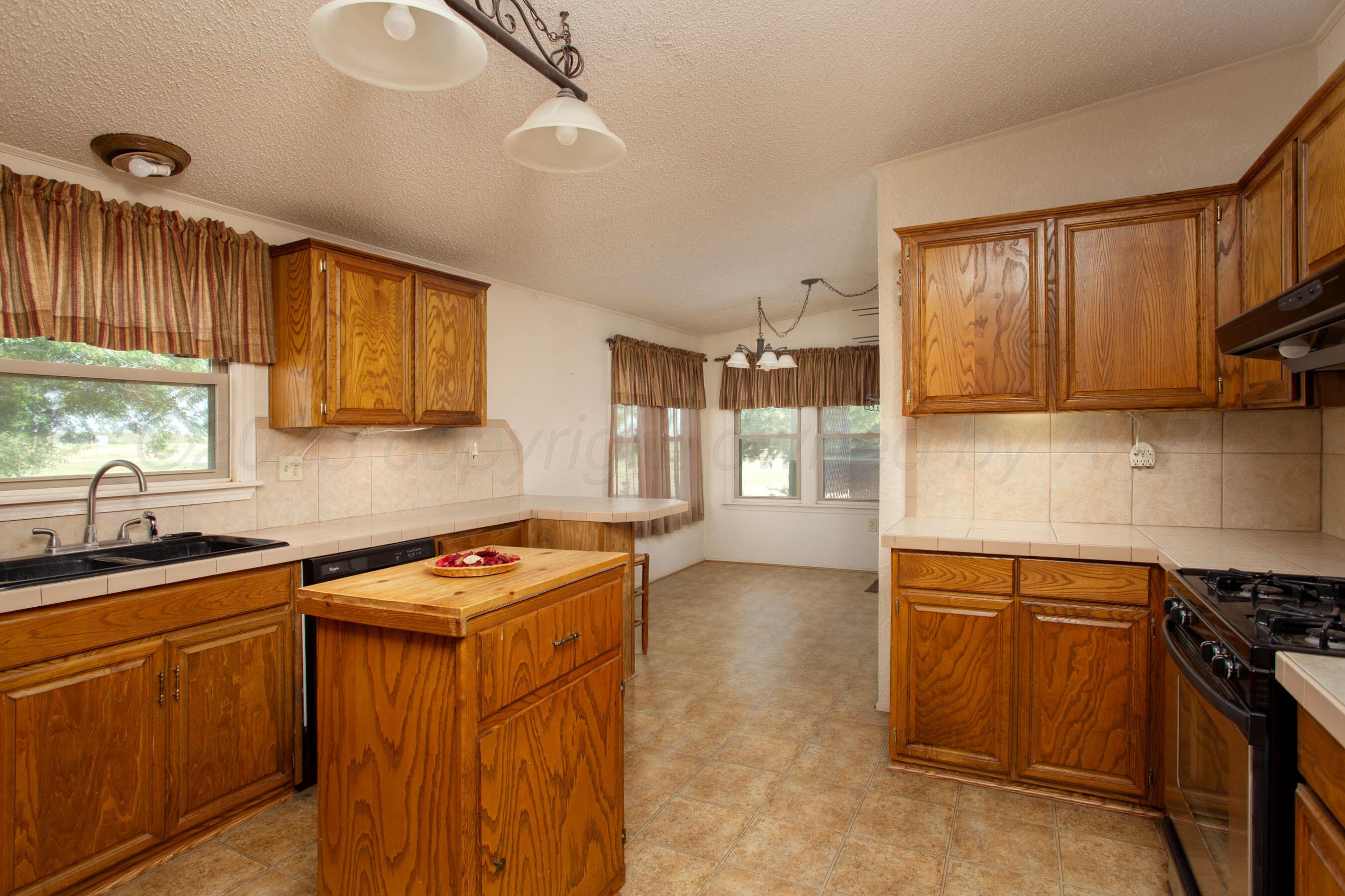 1500 2 Deer Trail Amarillo, TX 79124 - Photo 13 of 52 Kitchen