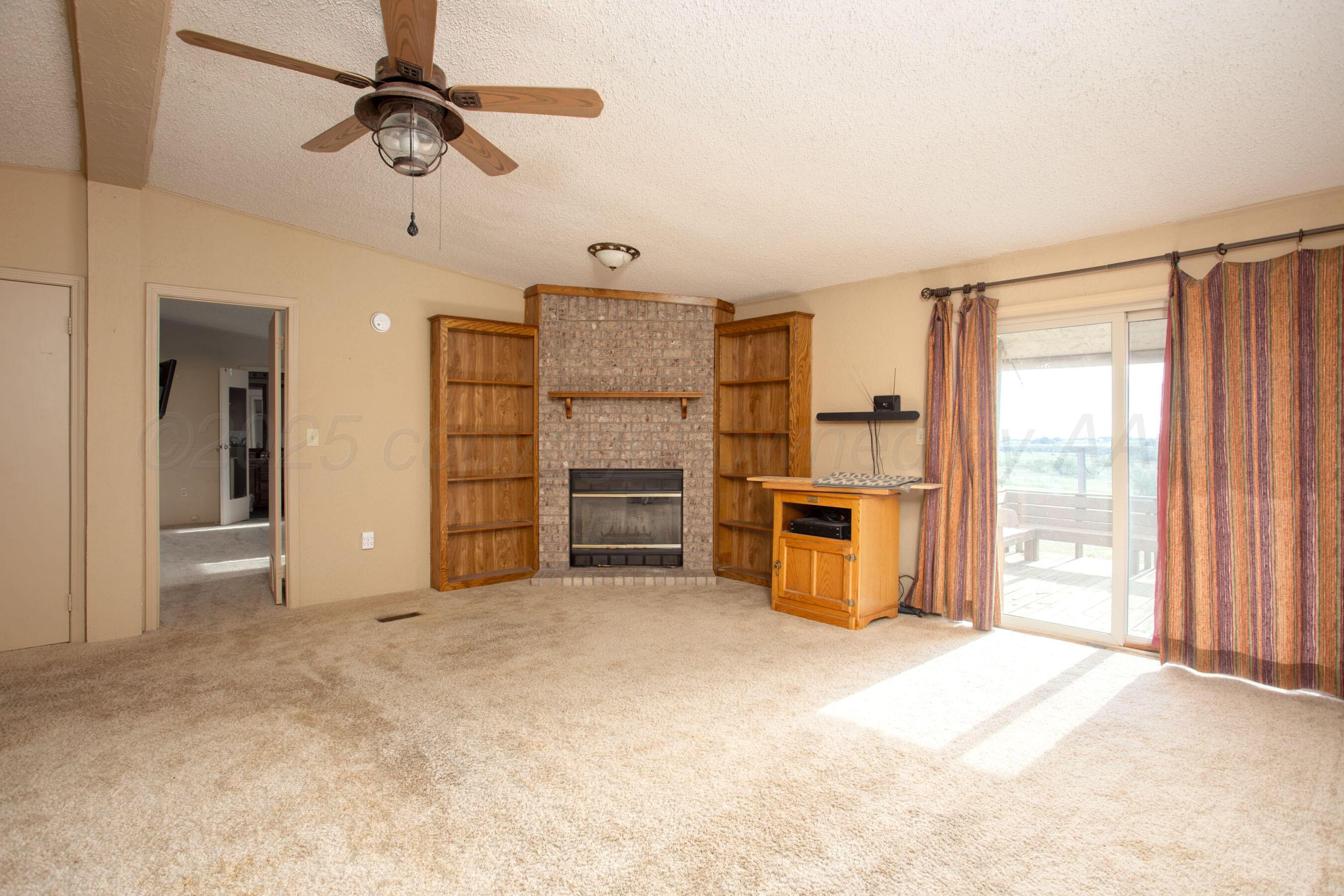 1500 2 Deer Trail Amarillo, TX 79124 - Photo 18 of 52 Living Room