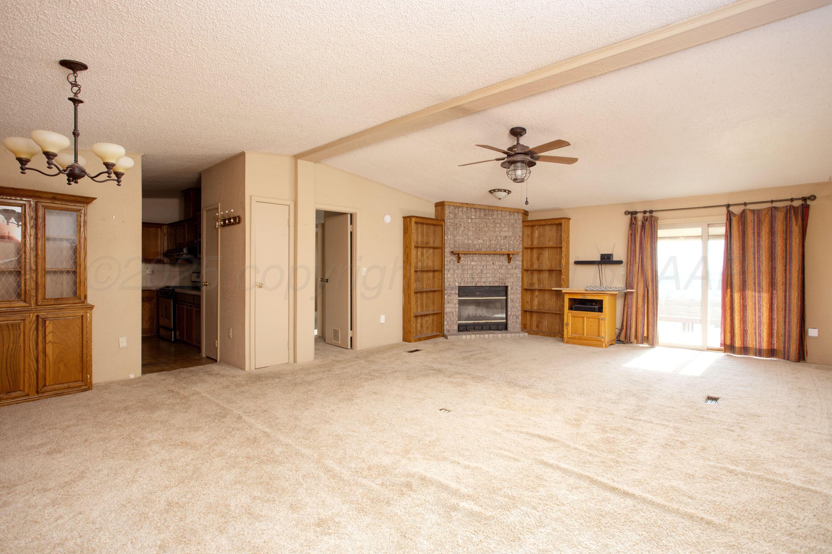 1500 2 Deer Trail Amarillo, TX 79124 - Photo 19 of 52 Living Room
