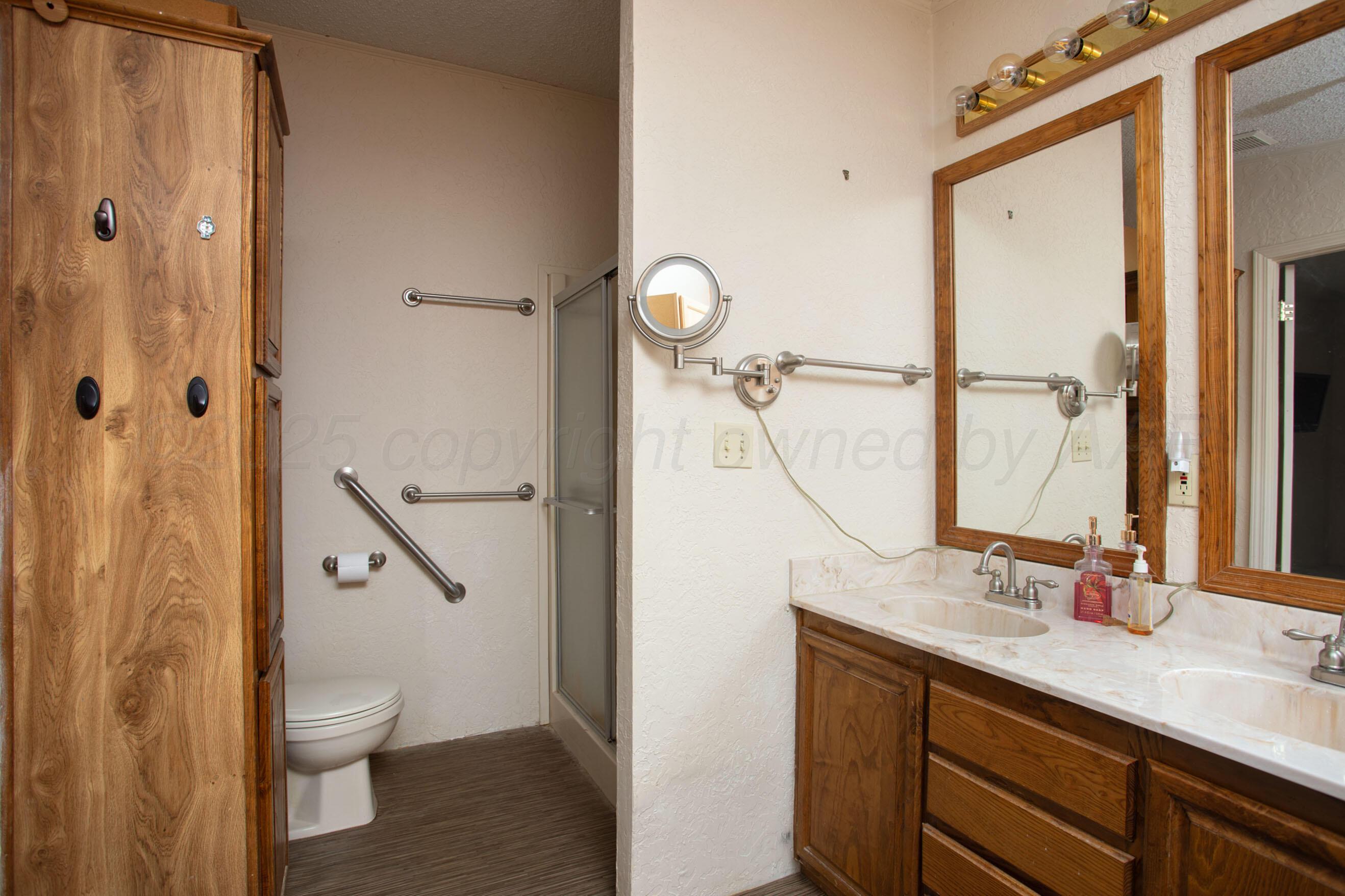 1500 2 Deer Trail Amarillo, TX 79124 - Photo 27 of 52 Bathroom