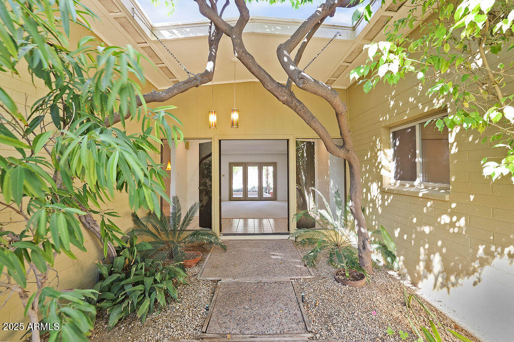 2644 East Mountain View Road Phoenix, AZ 85028 - Photo 4 of 57 IMG_3654