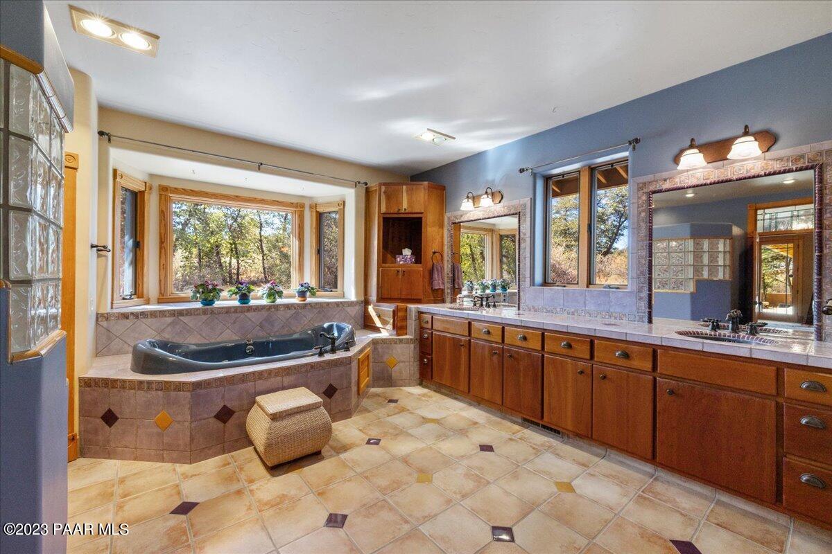 3475 Renegade Road Prescott, AZ 86305 - Photo 71 of 109 Primary Bathroom