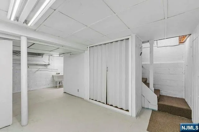 a view of a walk in closet