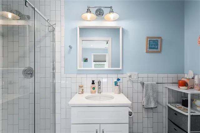 $3,900 | 4 James Street, Unit 1, Middletown, RI 02842