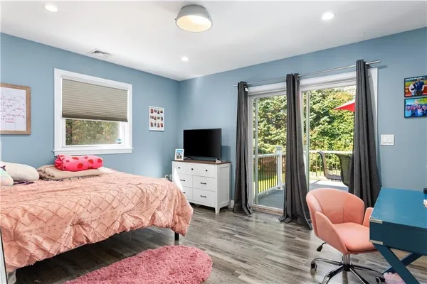 $3,900 | 4 James Street, Unit 1, Middletown, RI 02842