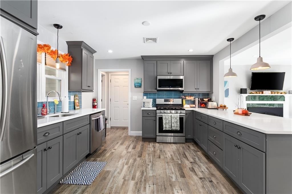 4 James Street, Unit 1 Middletown, RI 02842 - Photo 16 of 28