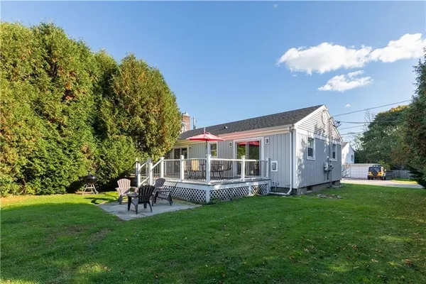 $3,900 | 4 James Street, Unit 1, Middletown, RI 02842
