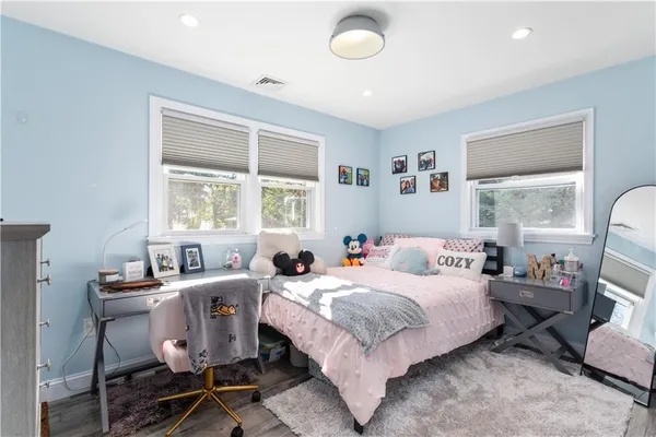 $3,900 | 4 James Street, Unit 1, Middletown, RI 02842