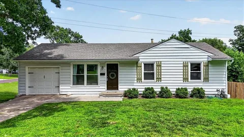 $360,000 | 8521 Goodman Street, Overland Park, KS 66212