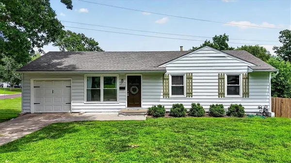 $360,000 | 8521 Goodman Street, Overland Park, KS 66212