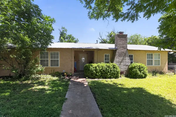$189,995 | 210 West Redbud Street, Junction, TX 76849