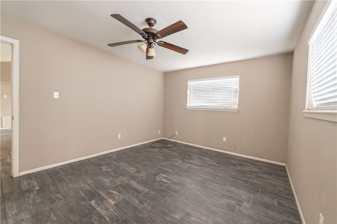 910 Red Start Circle Corpus Christi, TX 78418 - Photo 11 of 20