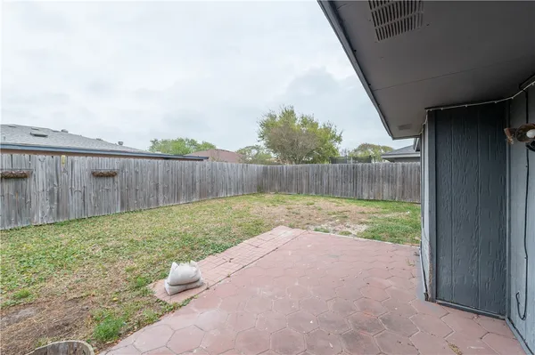 $1,700 | 910 Red Start Circle, Corpus Christi, TX 78418