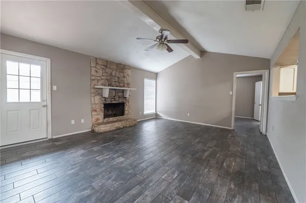 $1,700 | 910 Red Start Circle, Corpus Christi, TX 78418