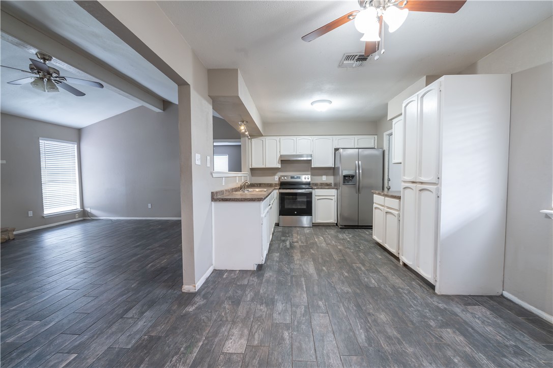 910 Red Start Circle Corpus Christi, TX 78418 - Photo 8 of 20