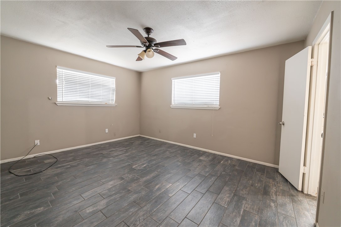 910 Red Start Circle Corpus Christi, TX 78418 - Photo 10 of 20
