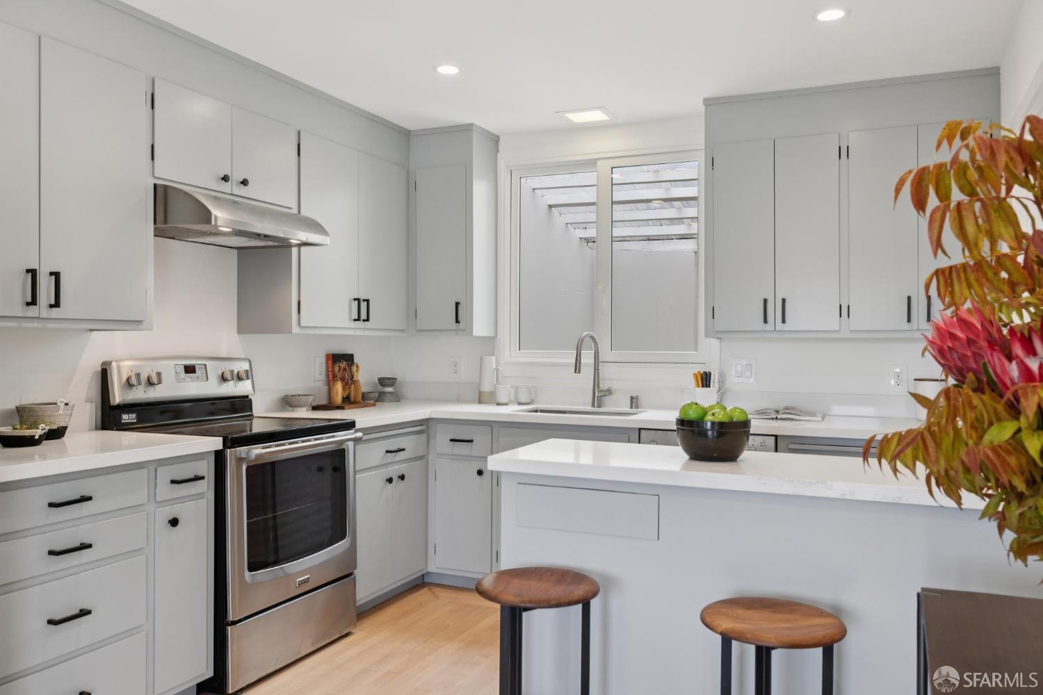 1983 10th Avenue San Francisco, CA 94116 - Photo 13 of 32