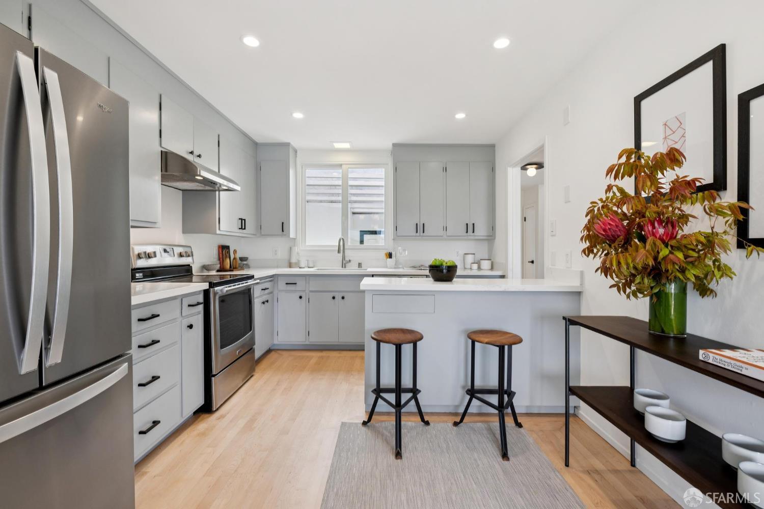 1983 10th Avenue San Francisco, CA 94116 - Photo 4 of 32