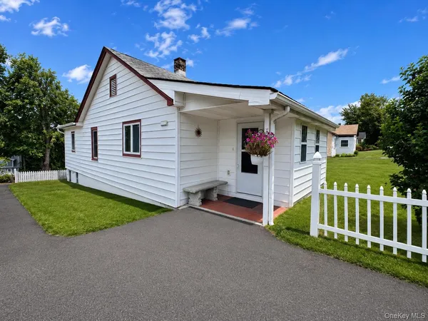 $279,000 | 7 Highland Avenue, Kerhonkson, NY 12446