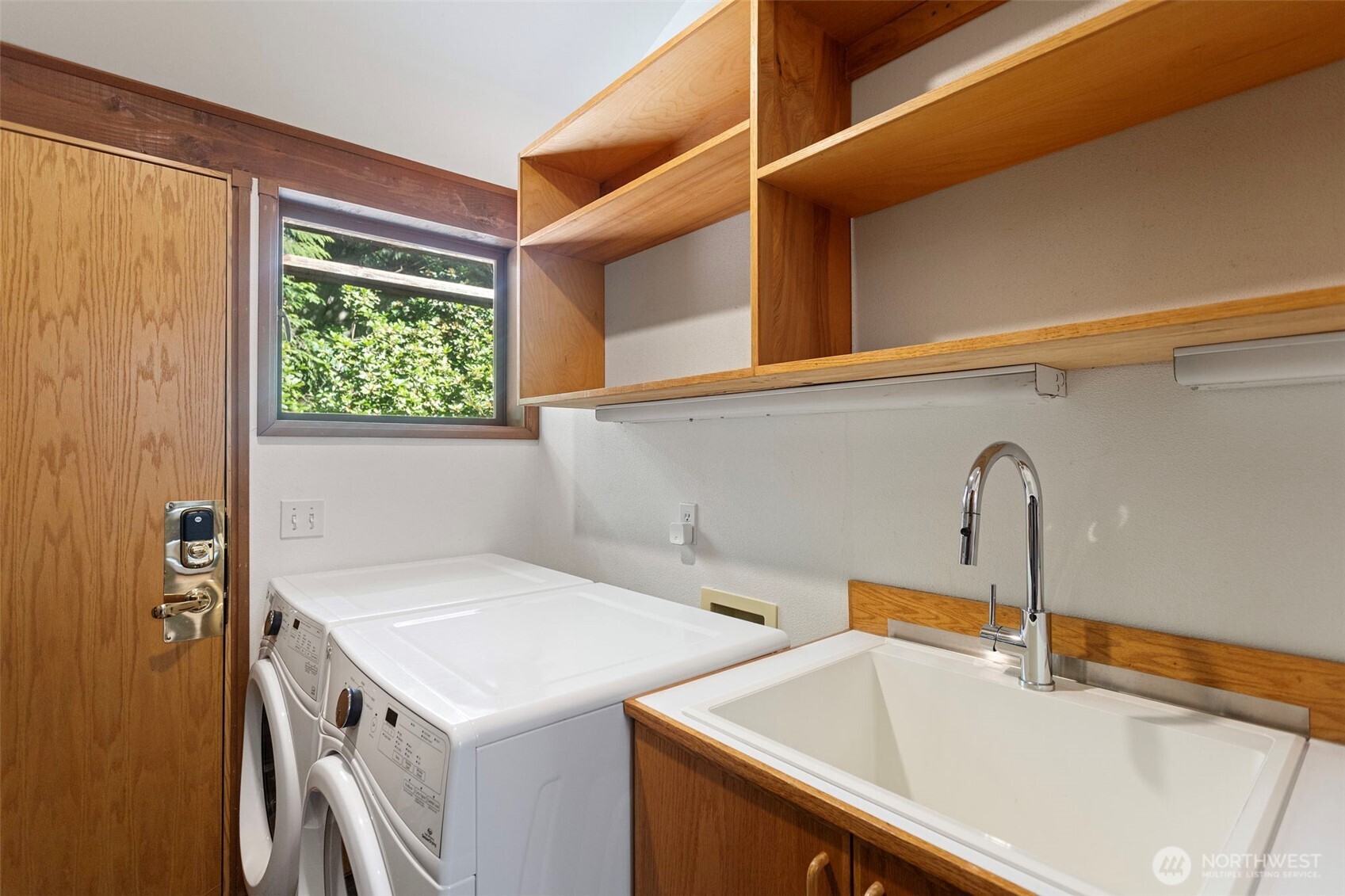 19611 Northeast Redmond Road Redmond, WA 98053 - Photo 19 of 27