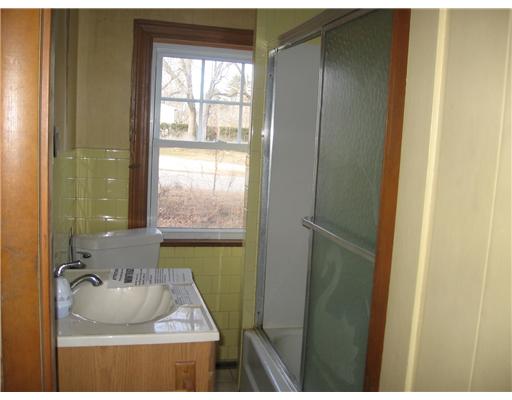 147 Second Point Road Warwick, RI 02889 - Photo 14 of 15 Bathroom.