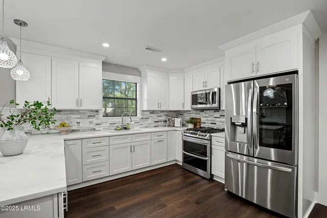 $549,000 | 994 Dowlingwood Drive, Beaufort, SC 29902