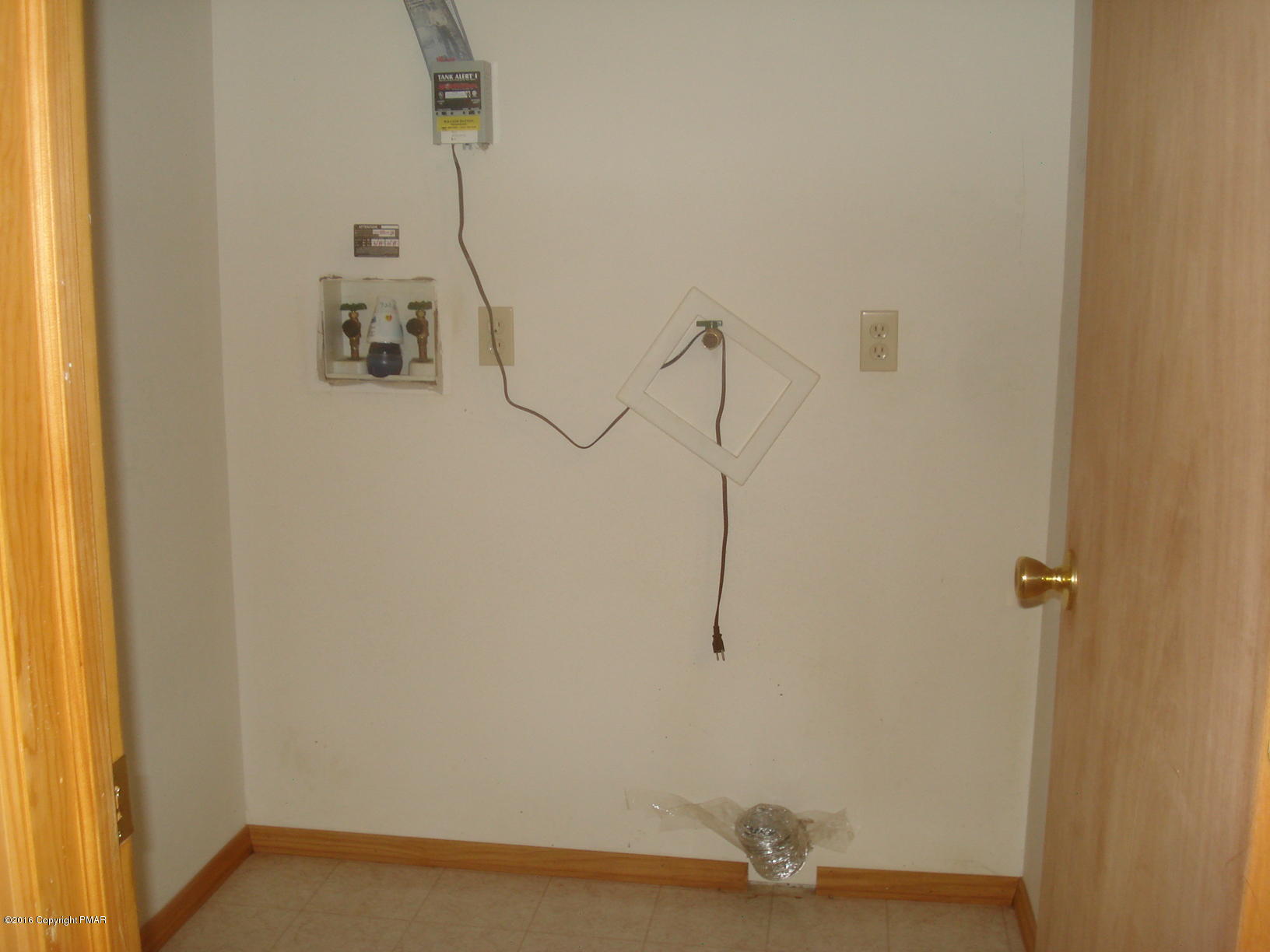 133 Alpine Road Henryville, PA 18332 - Photo 13 of 15 Laundry