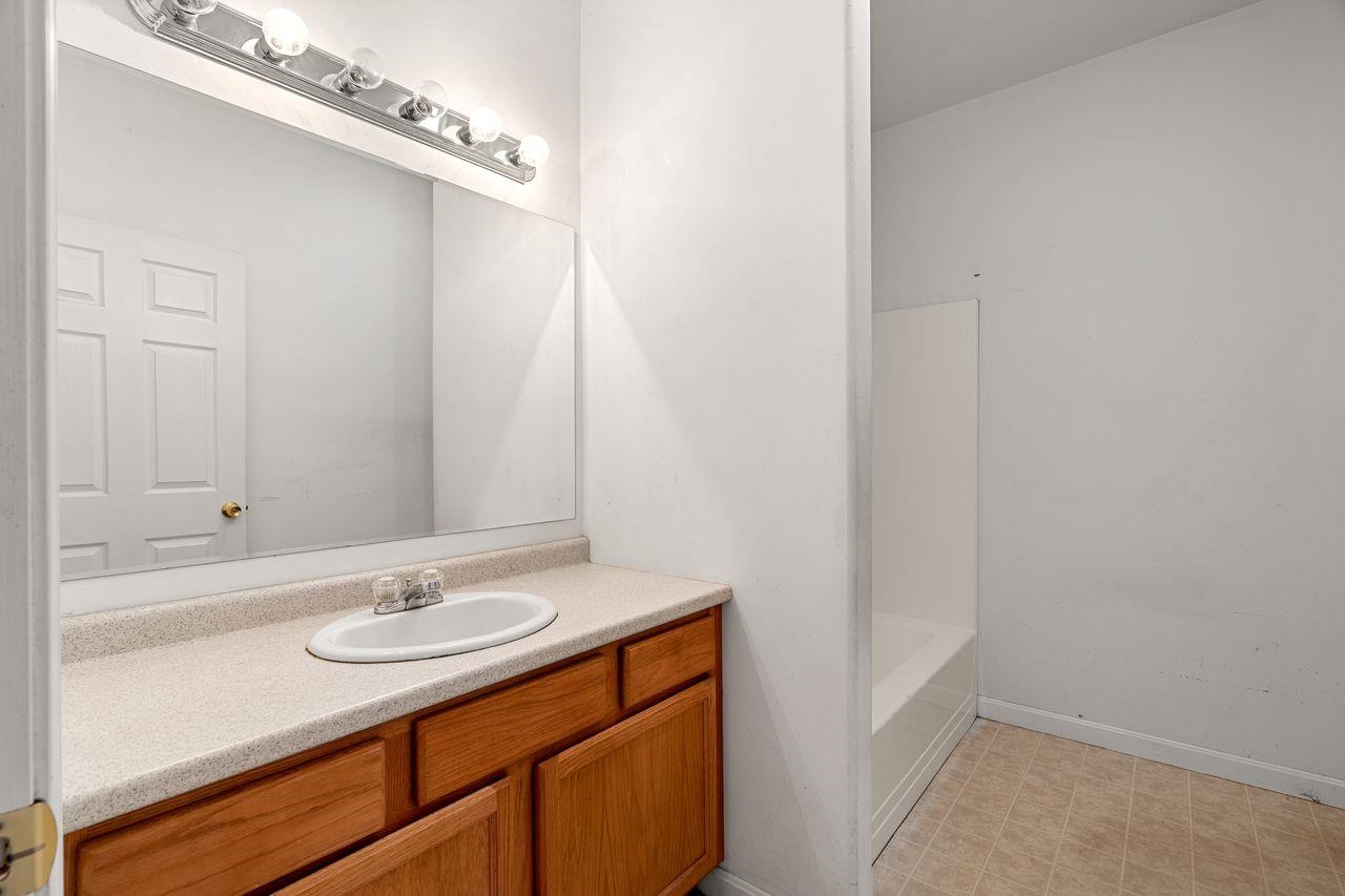 43 Black Hall Road, Unit A2 Epsom, NH 03234 - Photo 15 of 34