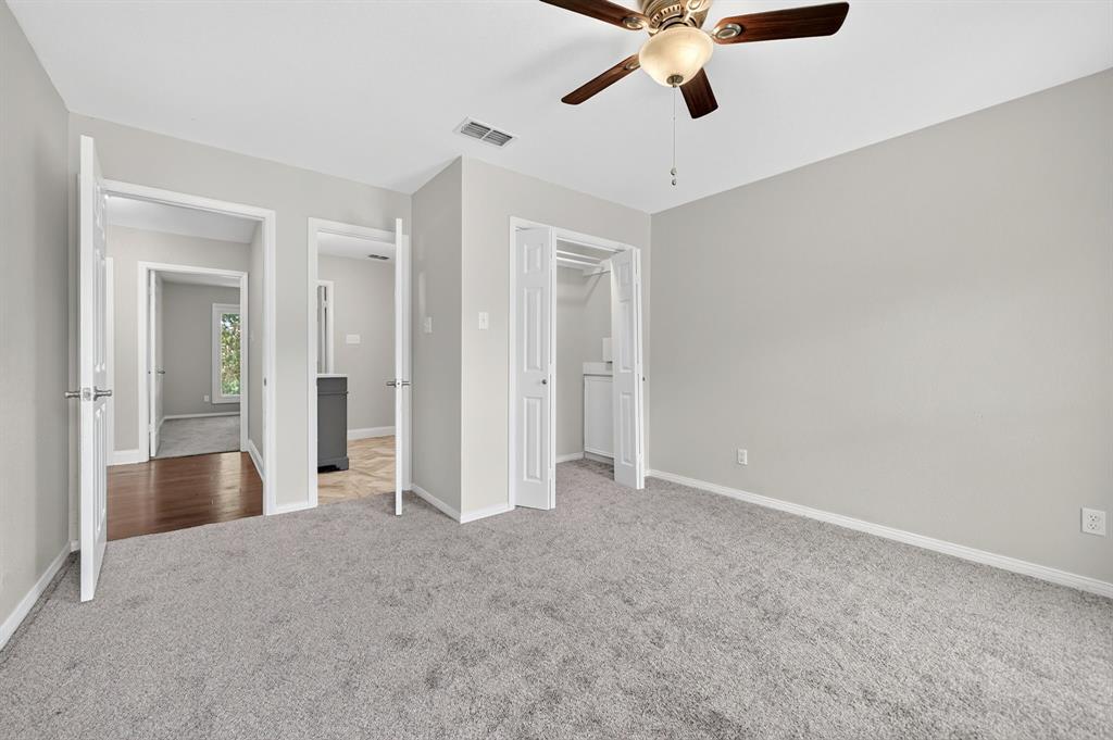 1201 Robbins Road Athens, TX 75751 - Photo 26 of 40 2nd Floor-Front Right Bedroom with Jack/ Jill Style Bathroom