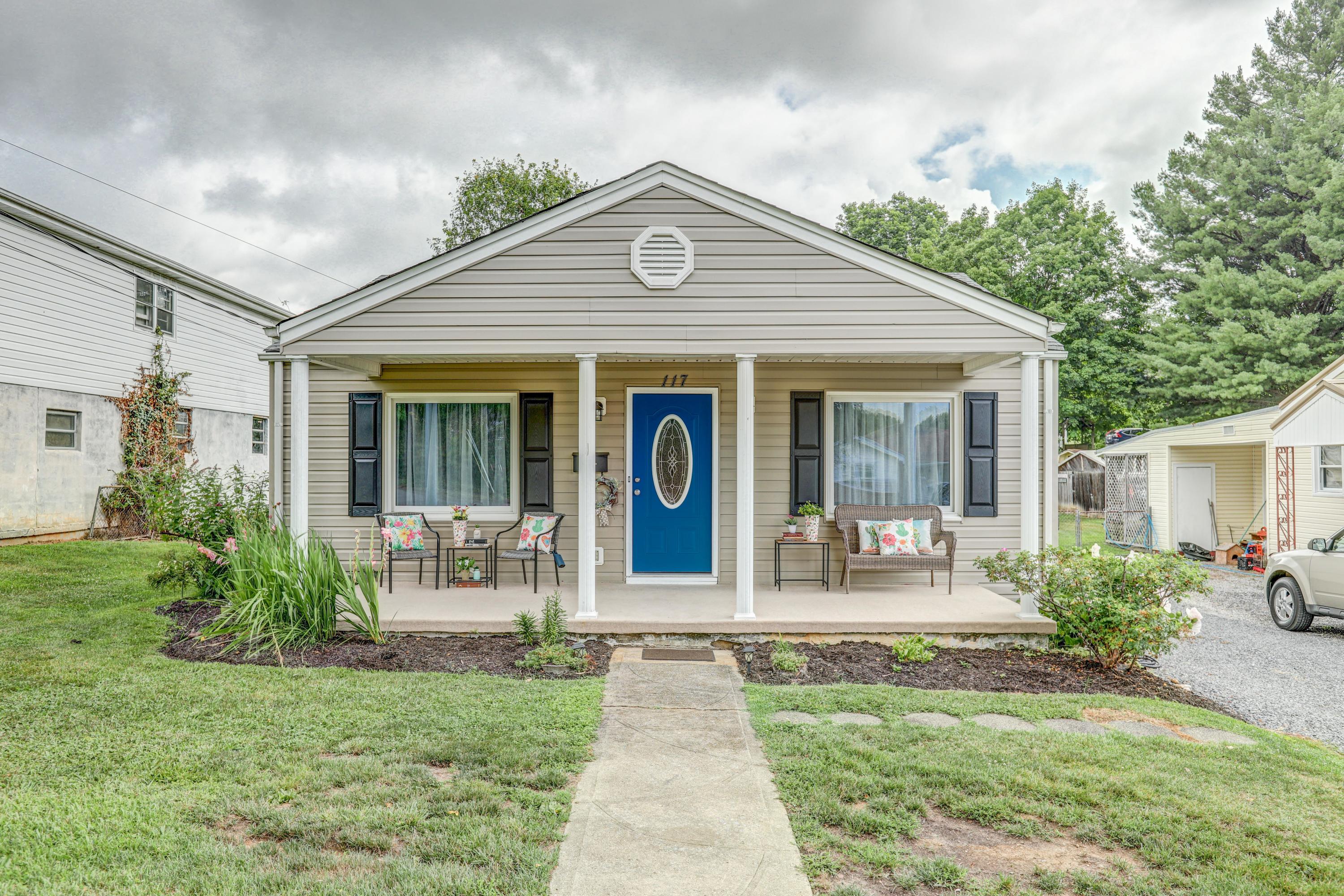 117 Rustic Street Bristol, TN 37620 - Photo 1 of 36 B42A6643_4_5_6_7