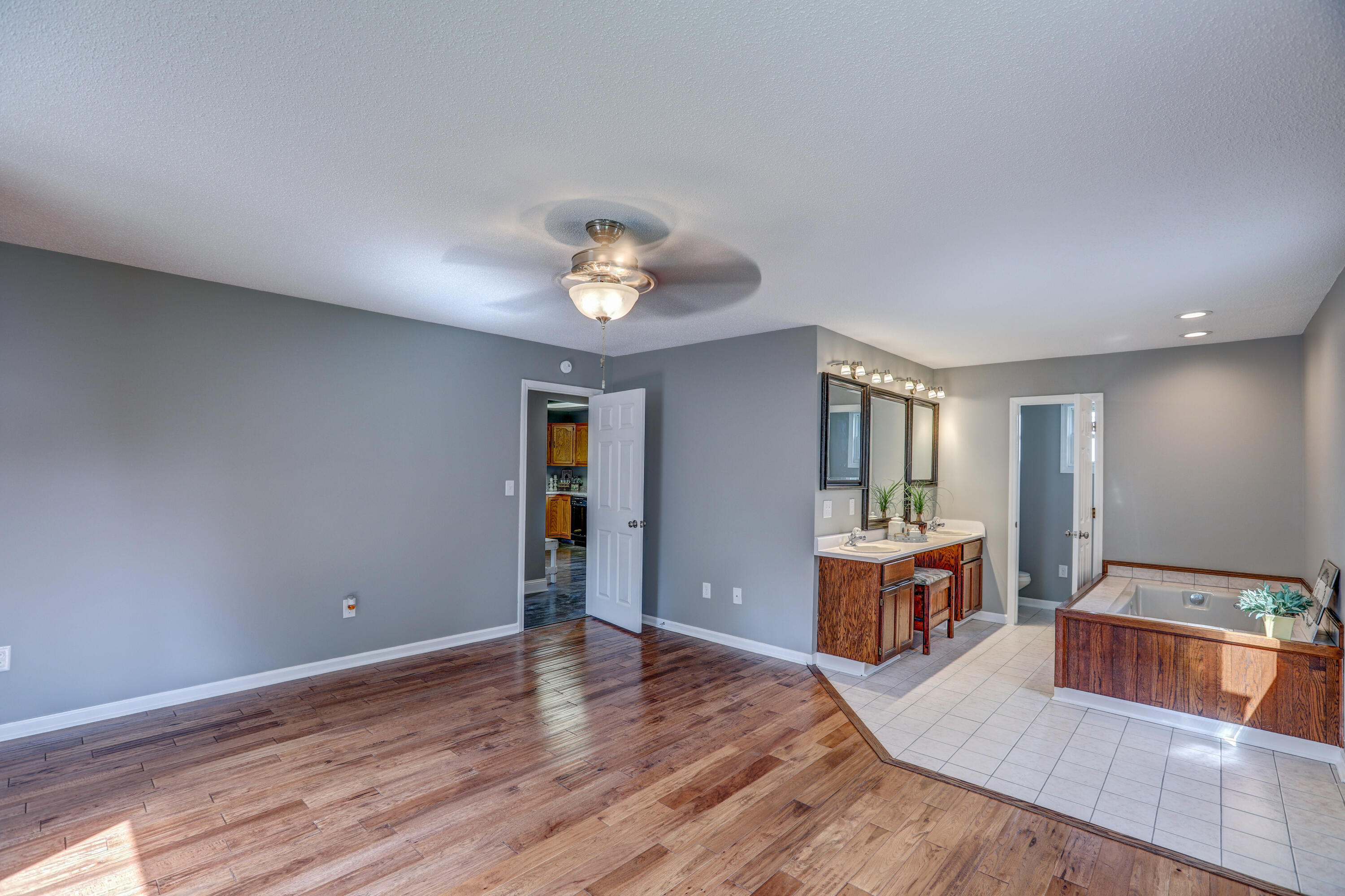 117 Rustic Street Bristol, TN 37620 - Photo 29 of 36 B42A6808_09_10_11_12