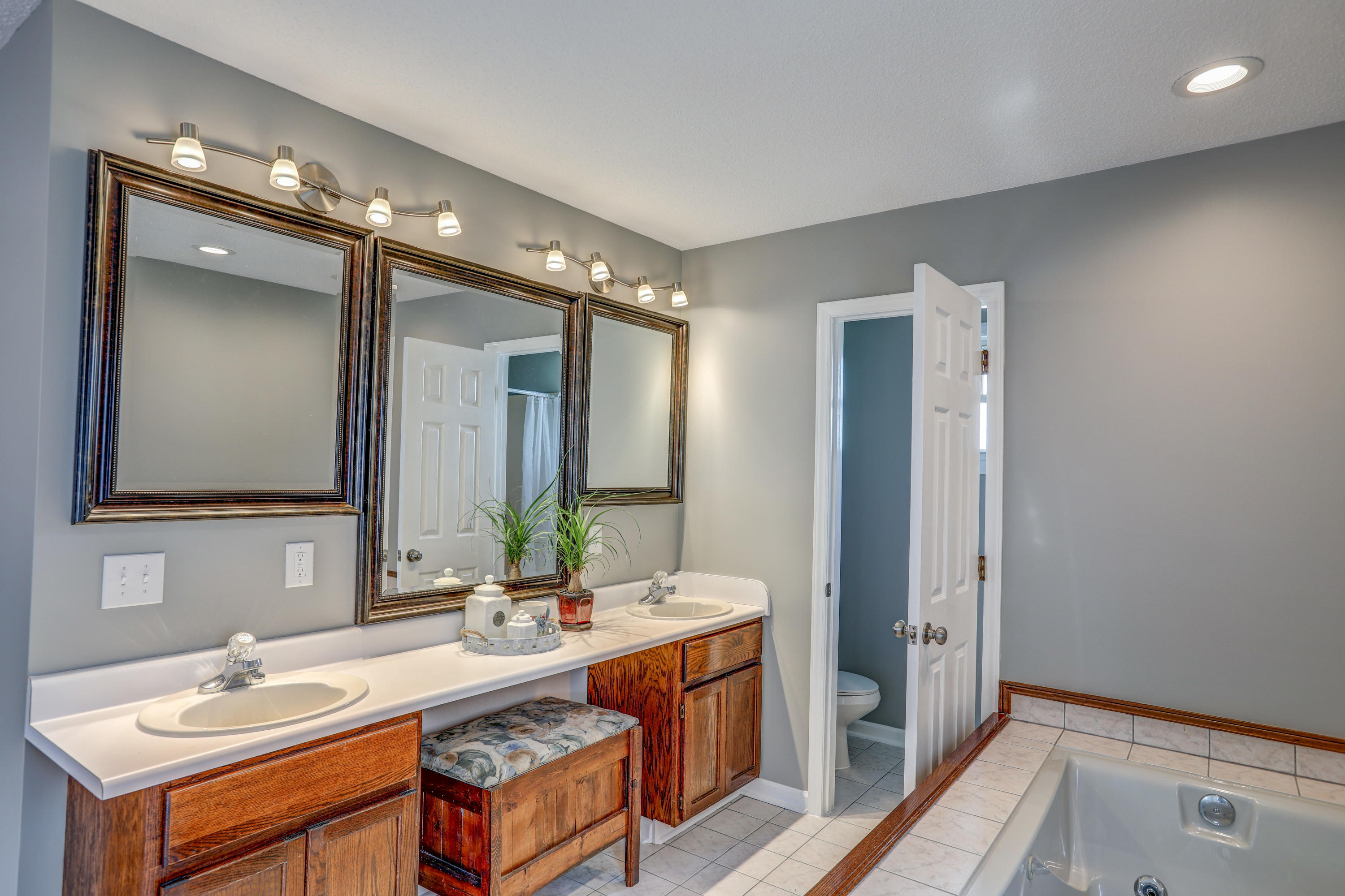 117 Rustic Street Bristol, TN 37620 - Photo 31 of 36 B42A6818_19_20_21_22
