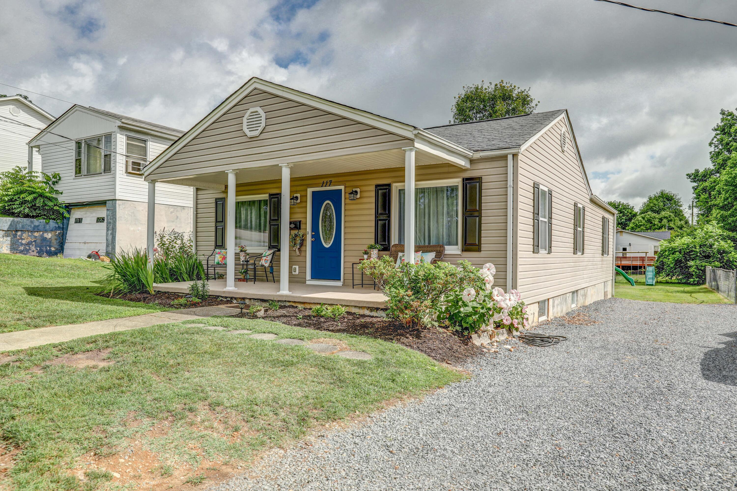 117 Rustic Street Bristol, TN 37620 - Photo 6 of 36 B42A6653_4_5_6_7