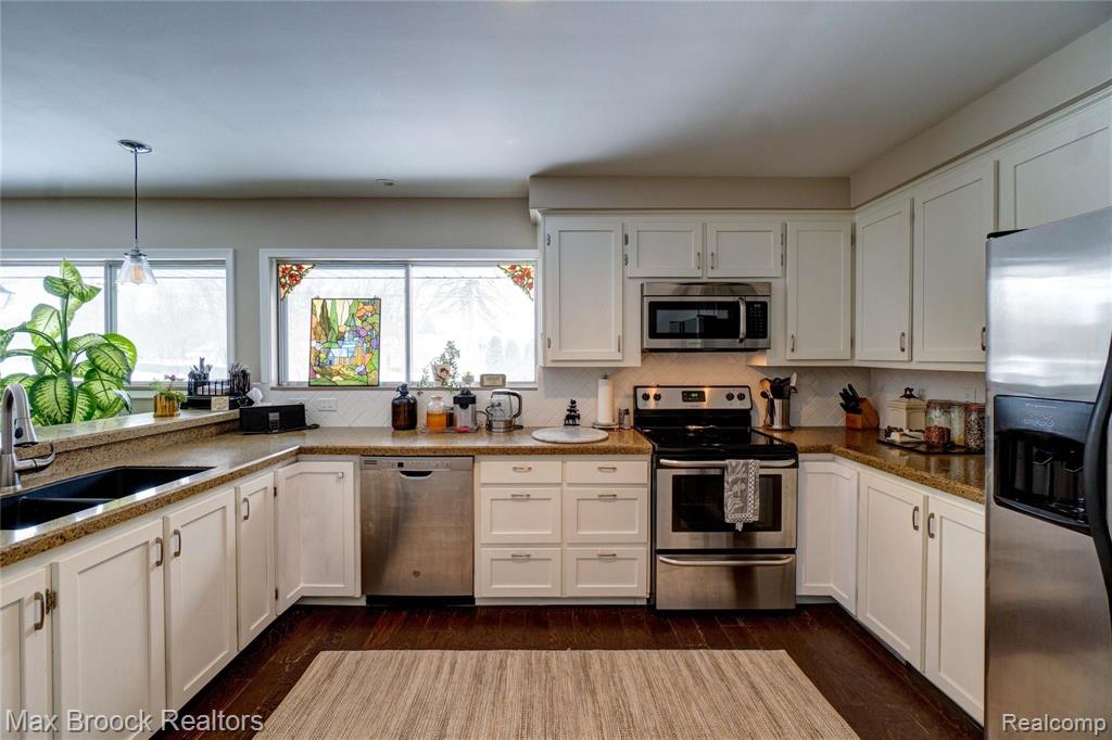 6865 Halyard Road Bloomfield Hills, MI 48301 - Photo 17 of 49