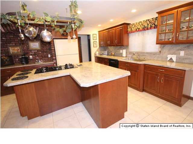 77 Irvington Street Staten Island, NY 10312 - Photo 7 of 20 Additional Photo