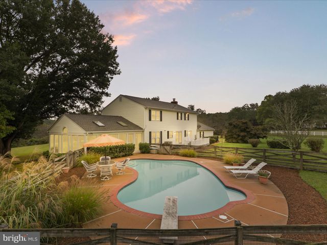 $1,230,000 | 6609 Castle Knoll Drive, Clifton, VA 20124