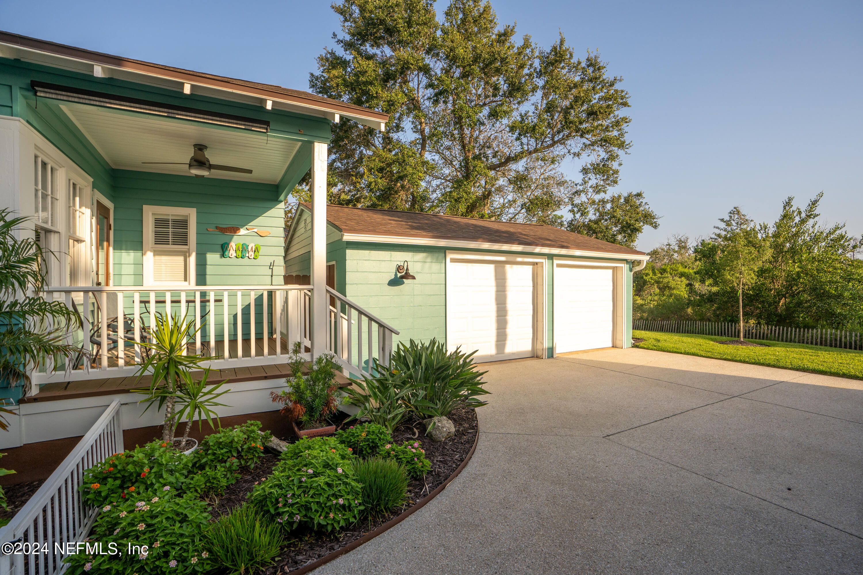 34 Park Avenue St. Augustine, FL 32084 - Photo 29 of 37 front view of a house with a yard