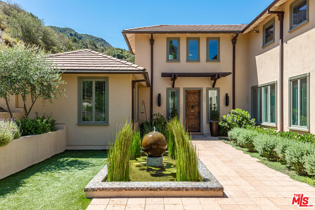 1045 Cold Canyon Road Calabasas, CA 91302 - Photo 10 of 51