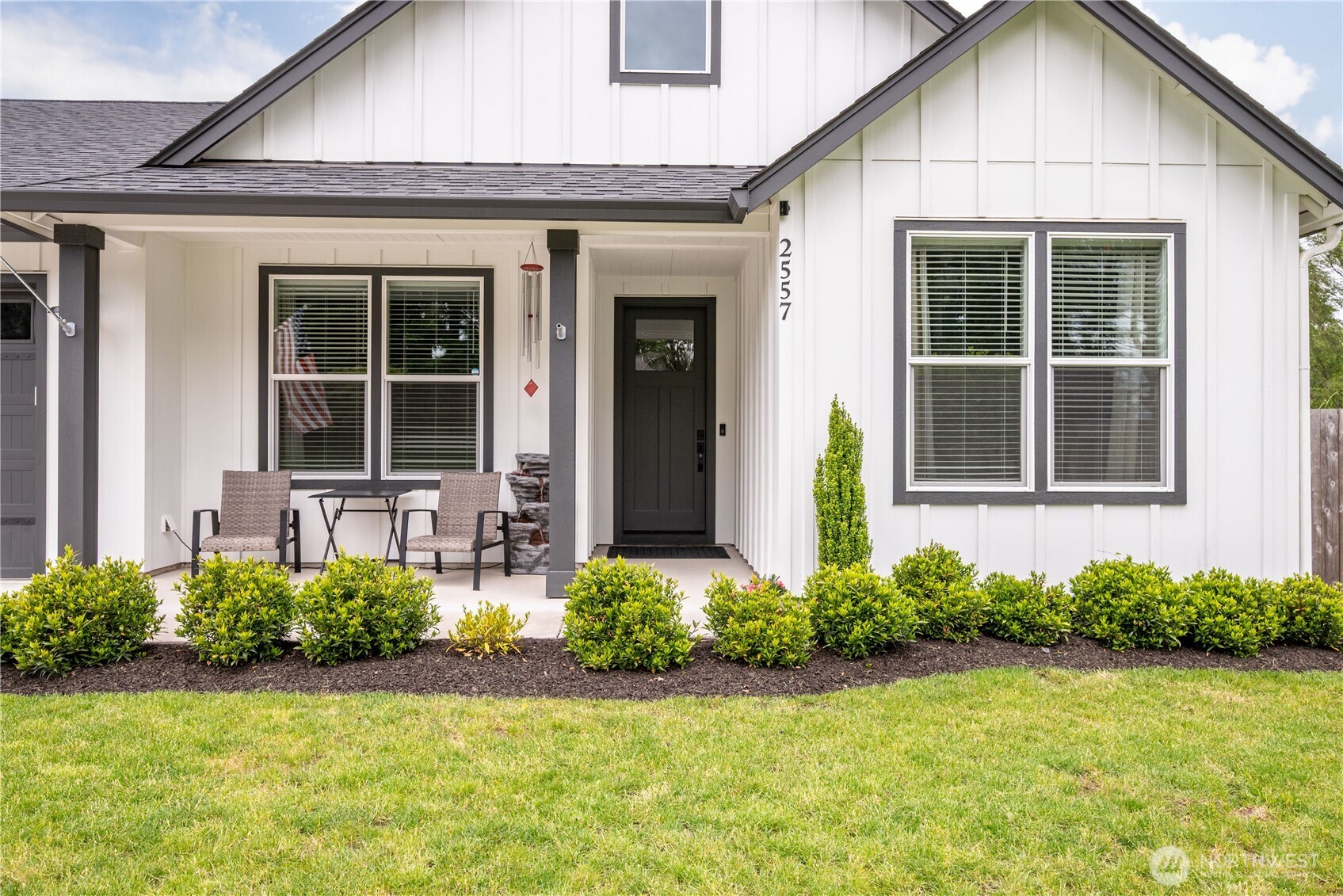 2557 48th Avenue Longview, WA 98632 - Photo 2 of 32