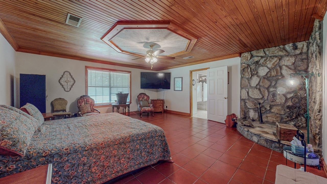 15725 Sour Lake Road Beaumont, TX 77713 - Photo 16 of 43
