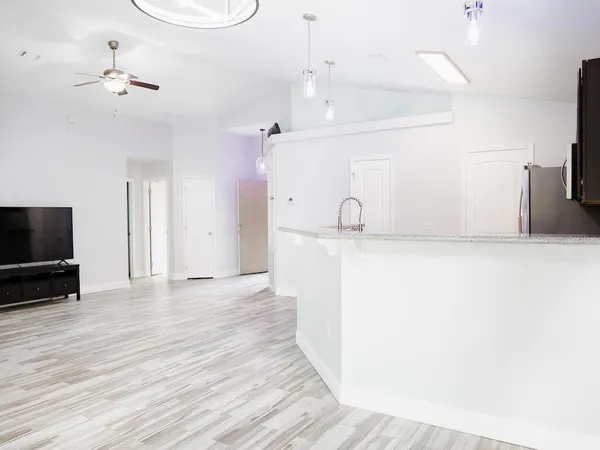 $2,400 | 8261 Sierra Street, Navarre, FL 32566