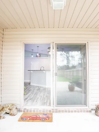 $2,400 | 8261 Sierra Street, Navarre, FL 32566