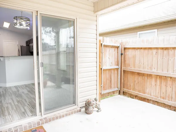 $2,400 | 8261 Sierra Street, Navarre, FL 32566