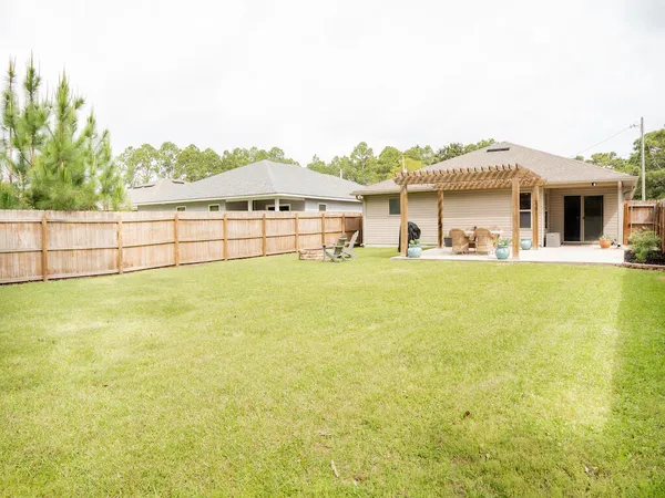 $2,400 | 8261 Sierra Street, Navarre, FL 32566