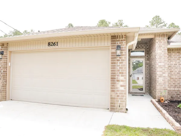 $2,400 | 8261 Sierra Street, Navarre, FL 32566