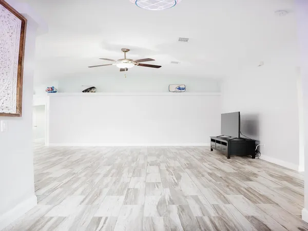 $2,400 | 8261 Sierra Street, Navarre, FL 32566